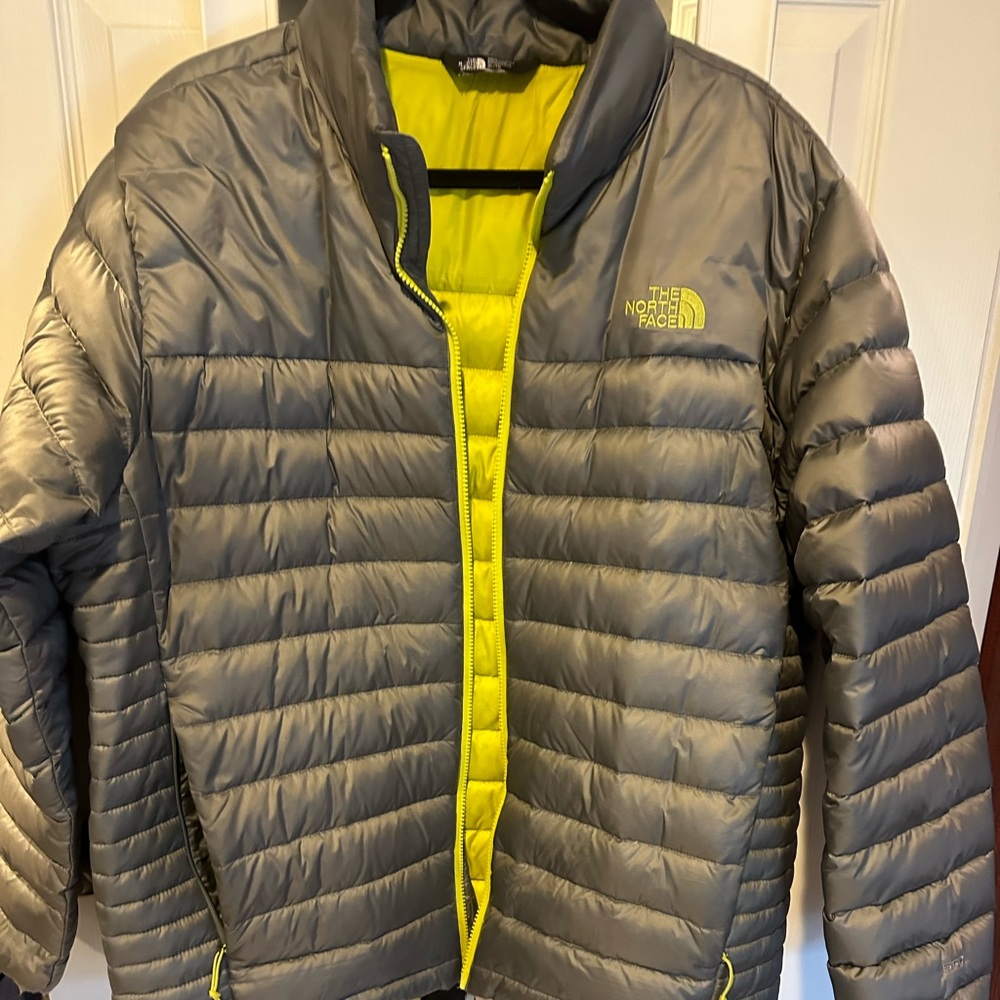 The North Face Men’s Hooded Jacket. Color:Grey, Size:XL